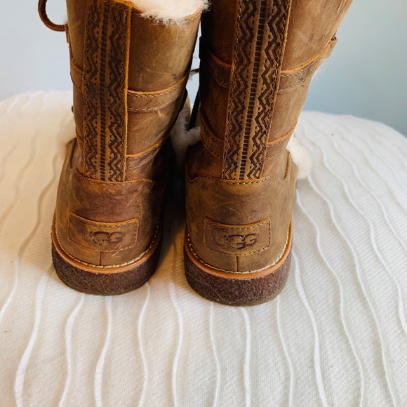 NWT, Size 7.5 Lace up boots. - Picture 3 of 6